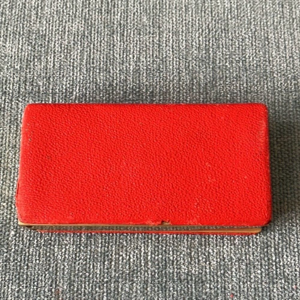 Red Leather Magnifying Glass - Picture 4 of 6